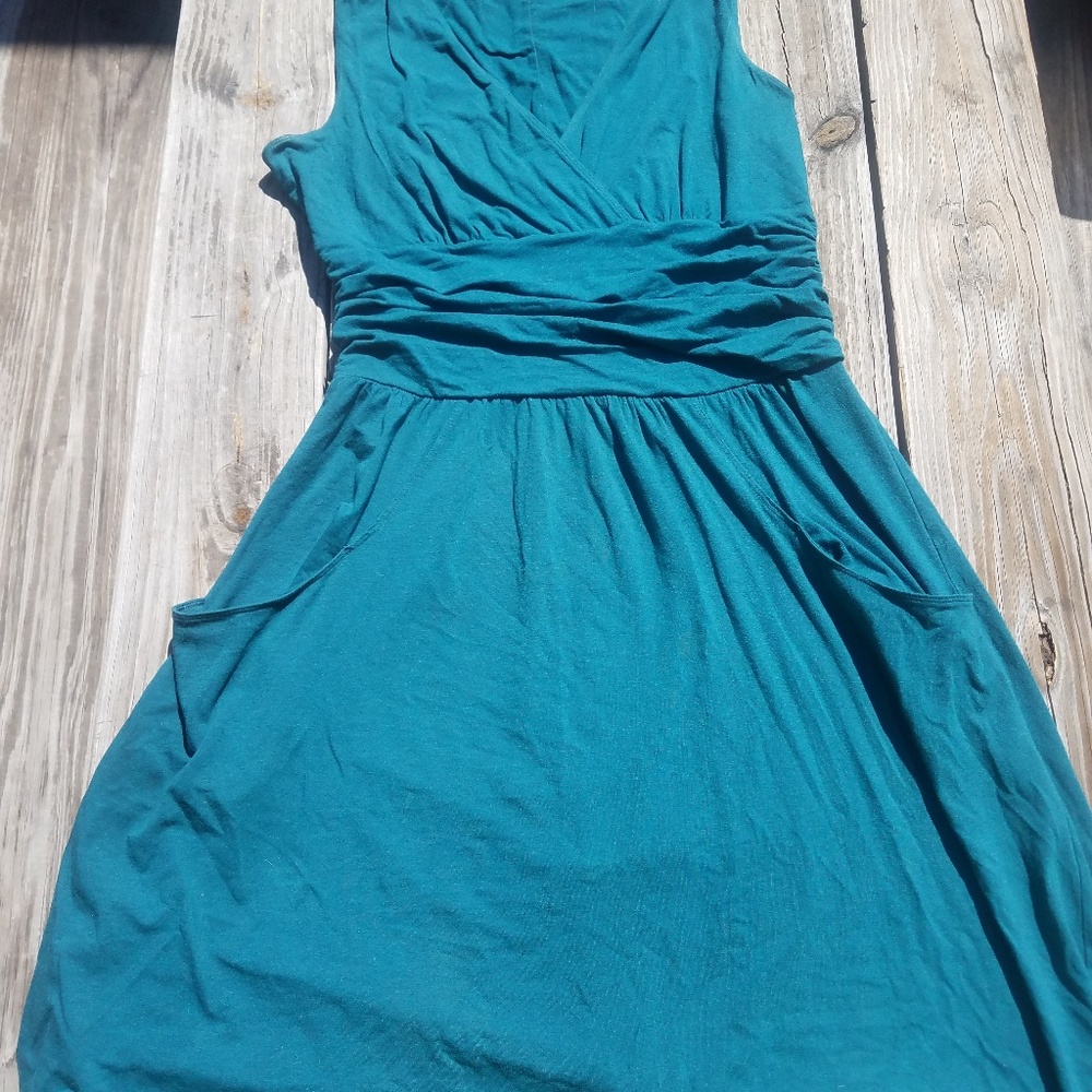 NWOT Athleta Stretch Dress w/Pockets Sz M Teal